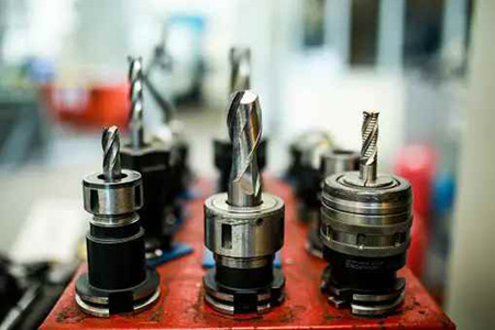 Die Entwicklung der CNC-Bearbeitung von der Vergangenheit bis zur Gegenwart