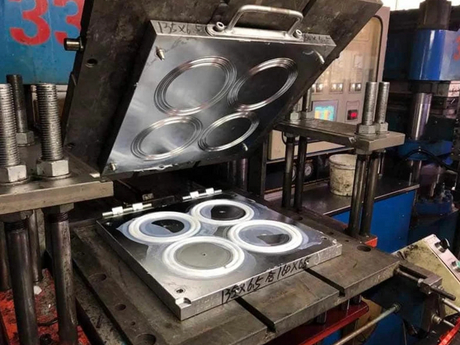 Compression Injection Molding-1_1176_882.jpg